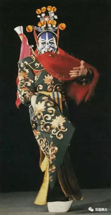 关于裘盛戎派传承的思考与再思考神龛上的方荣翔影响实在不小
