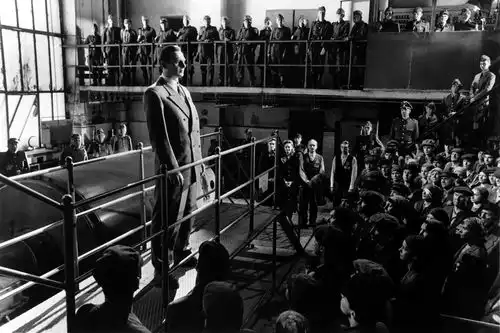 豆瓣均分9.5,这部电影让我学会与人类和解