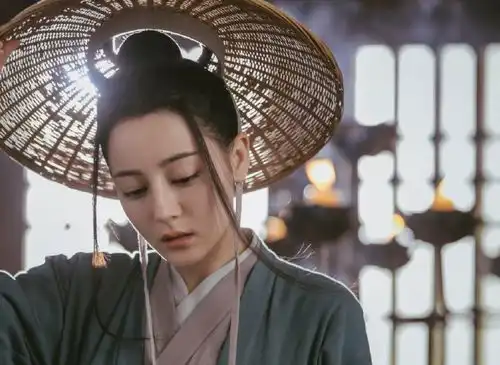 从三生三世杨幂,到长歌行热巴,发际线封印了多少人的颜