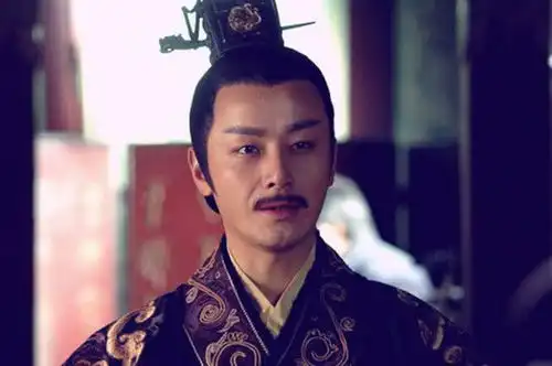 太监不愿随同和亲,皇帝逼令他去,太监去后是怎么报复皇帝的