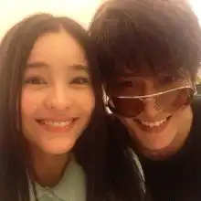 泰版浪漫满屋最新特辑花絮照mike与aom粉红超般配图
