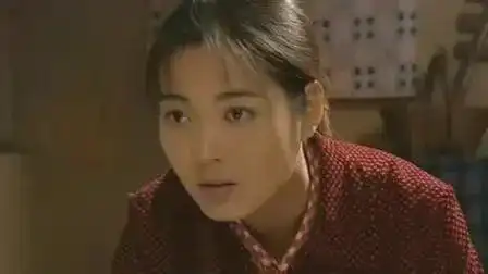 许晴19岁,王茜华19岁,陈德容19岁,刘雪华19岁,谁的美更胜一筹
