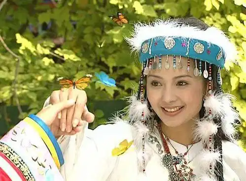 不出宫含香会幸福还记得皇上她被撕的只剩肚兜时,说的第一句话吗