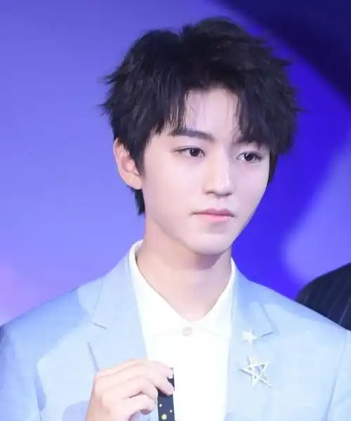 娱乐八卦成毅,李现杨紫,蔡徐坤,王俊凯,谭松韵