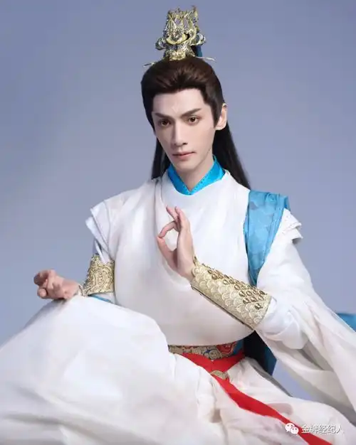 罗云熙,美强惨课代表也不妨试试新配方
