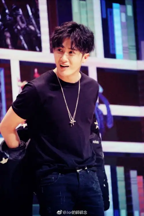 檀健次jiancitan图片
