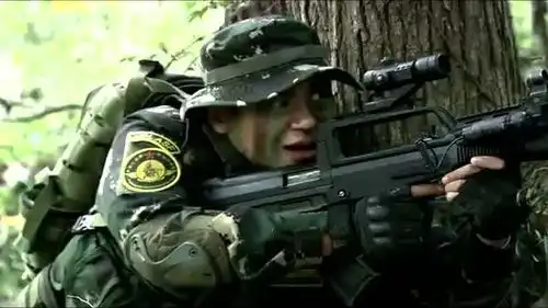 我是特种兵2何晨光猜到了是蝎子和蔡猜在帮助他们,蝎子太厉害了