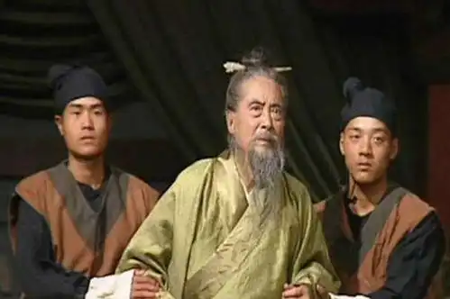 他才是三国最卑鄙的小人,3次亲手杀害恩人,如今却被赞为英雄