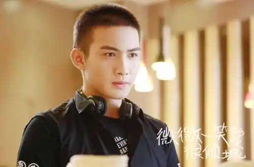 暴风眼晒新剧照,在杨幂的助阵下,男主张彬彬能否再上新高峰
