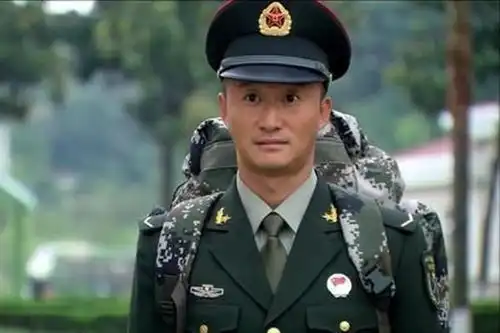 她被吴京带火,脱下军装后美到惊艳,难怪谢楠会担心
