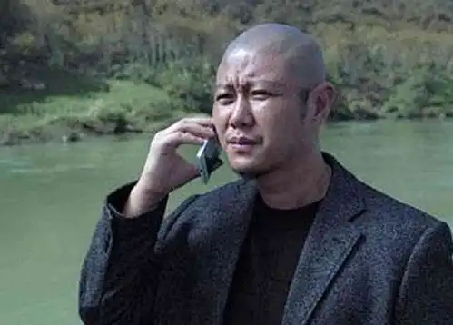 演戏用8个替身,能坐着决不站着,耍大牌网友比小鲜肉强