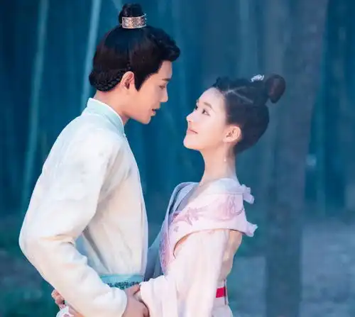 赵露思又一古装剧官宣,迪丽热巴参演令人期待,男主还是高颜值