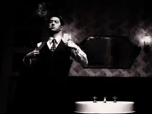 无名曝光黑白剧照梁朝伟王一博氛围感拉满