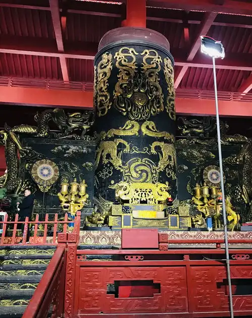 英雄不问出处,富贵当思原由,打卡横店影视城的秦王宫景区