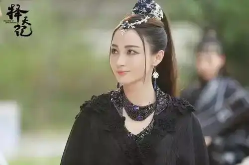 姚笛生日晒喜讯接受富二代男友求婚,网友别做第二个李小璐
