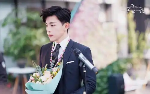 最受欢迎男演员李现罗云熙上榜,王一博蝉联榜首,肖战排名让人意外