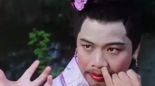 李健仁曾是餐饮界大佬,被周星驰骗去演如花,女儿不敢认他
