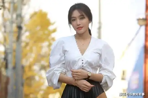 和秦岚同居4年,多次求婚被拒,如今成为人生赢家
