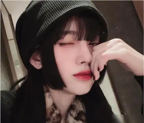 热巴波波头造型成经典后,鞠婧祎晒公主切造型,她和热巴杠上了