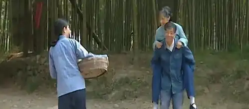 活着福贵从渣男变暖男,妻子家珍功不可没,她有啥秘诀
