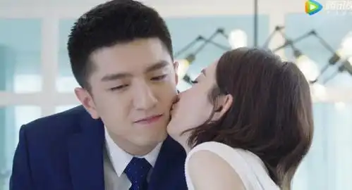 31岁赵丽颖哥哥身份曝光,背景强大无人敢惹,网友冯绍峰好眼光
