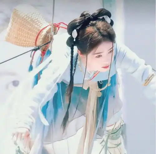 白鹿临江仙杀青照好美红衣霸气笑容甜,男主银发不输相柳