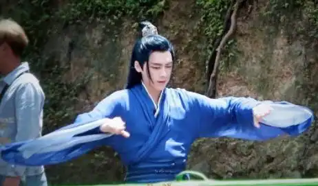 郑业成古剑奇谭剧照李易