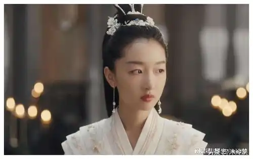 古装剧中颜值碾压小姐的丫鬟,一个比一个惊艳,网友安能辨主仆
