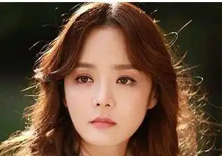 她27岁离婚,后嫁中国老公,今39岁婚姻美满,生活幸福