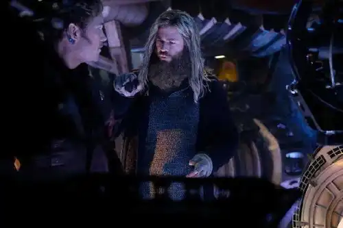 新剧照复联1经典的吃烤肉彩蛋,复联4其实有还原