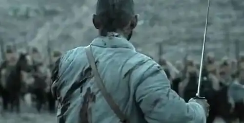 亮剑骑兵连提刀冲锋时,敌人为什么没开枪原来是迫不得已
