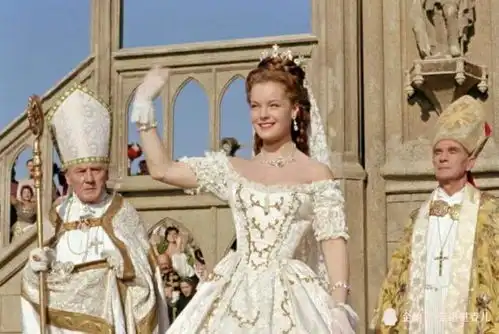 灰姑娘看了都嫉妒这些比迪士尼童话还梦幻的公主裙太美了