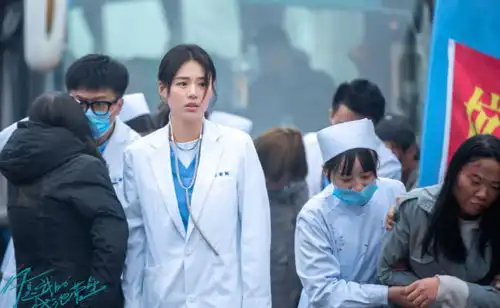 马思纯重新崛起事业翻身,却因恋情曝光成为笑话,新男友风评极差
