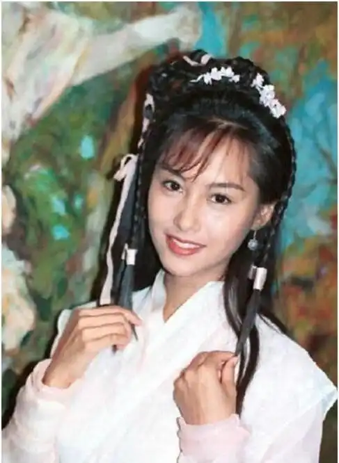 紫霞仙子朱茵,等不来至尊宝,因一条狗情系黄贯中