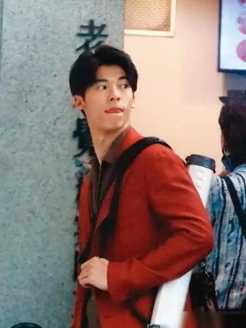 想见你路透照曝光,李子维少年感满满,许光汉有望扳回一局
