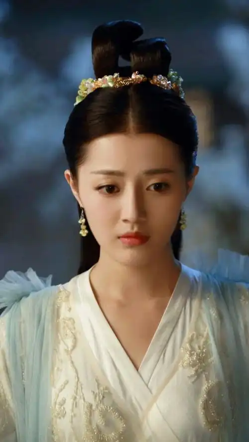 演完三生三世十里桃花演暗夜与黎明,她气质大变没认出来
