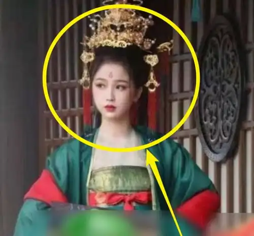 虞书欣新剧婚服撞衫赵丽颖,细看二人状态,相差8岁让人不敢信
