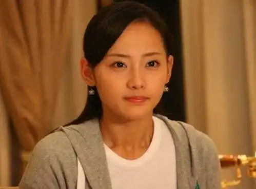 她是琼瑶唯一捧不红的女主嫁王思聪哥们成功逆袭,今美到不像话