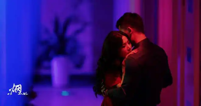 电影随烟而散曝终极预告海报定档6月18日
