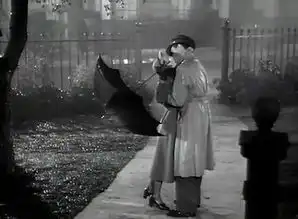 就算大雨让这座城市颠倒,我会给你拥抱