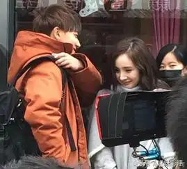 黄子韬杨幂同框啦相差7岁的姐弟cp画风
