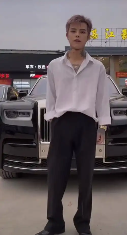 殷世航直播订婚,药水哥向佐将决战,撞档同一天让网友很难抉择