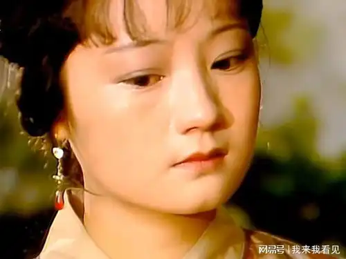 两位妙龄女郎,一个第一,一个突破,老照片背后的87红楼故事
