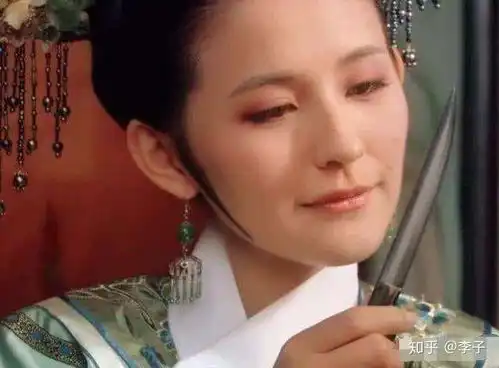 男性劝女性穿着不要太暴露,是受害者有罪论嘛
