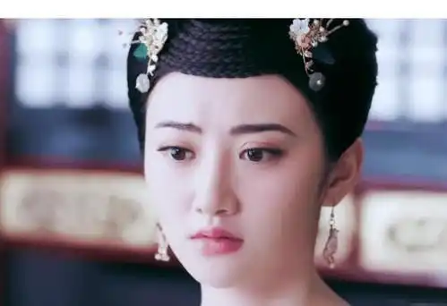 1年前双眼皮像被菜刀割的,1年后出演司藤,景甜美绝了