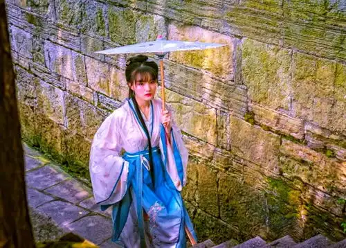 今起,青岩古镇展演古装戏大明将军令