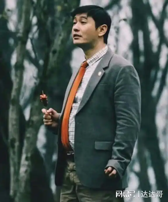 黄晓明增肥15kg演智障大叔入住宿舍一个月方便观察