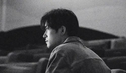 长津湖顶流男神易烊千玺晒伍万里930破壳照