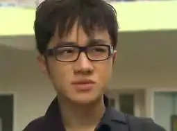 王祖蓝毕打自己人剧照
