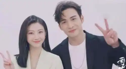 司藤庆功宴宛如婚礼现场,张彬彬景甜分开坐,cp解绑成定局

